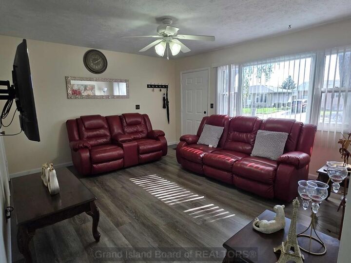 Property Photo:  2308 W 10th St  NE 68803 