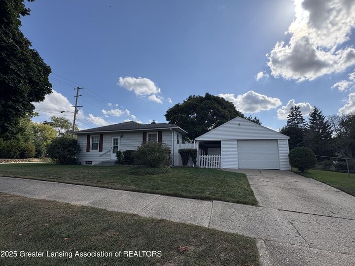 Property Photo: 2707 Eastern Avenue MI 49507