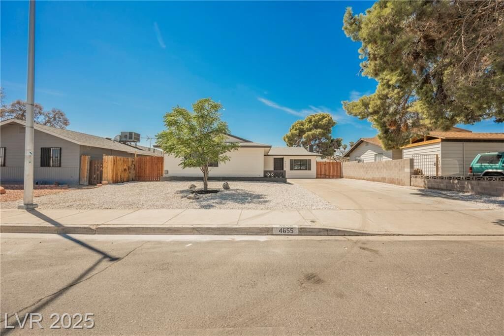 Property Photo: 4655 Bennett Drive NV 89121
