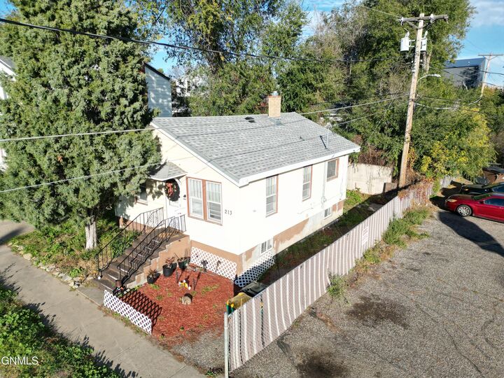 213 Washington Street N  Bismarck ND 58501 photo