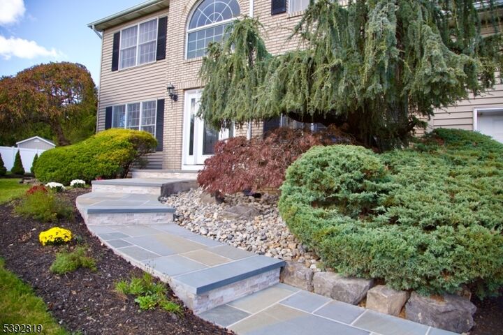 Property Photo:  5 Raquel Ct  NJ 07936