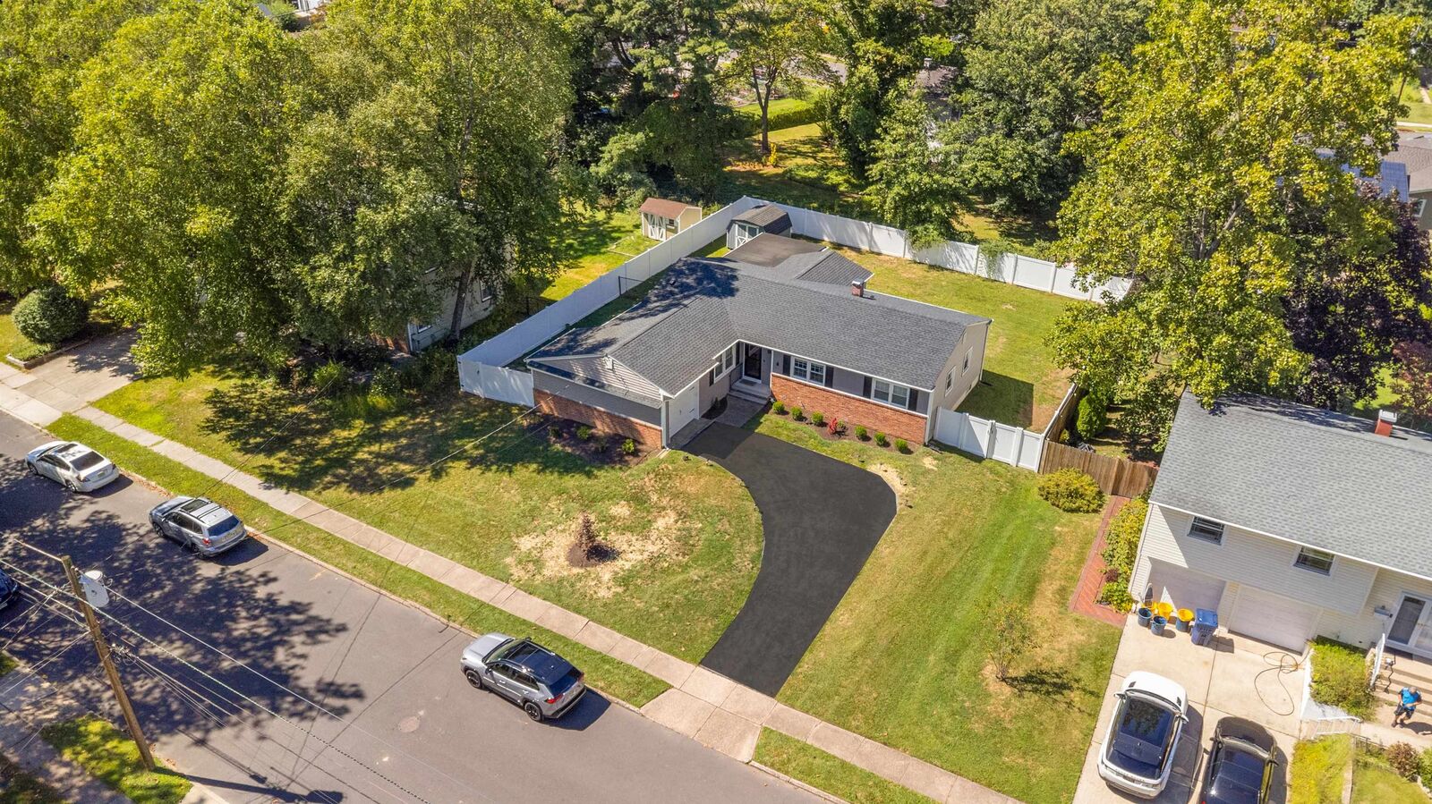 Property Photo: 6 Hillsdale Rd NJ 08648