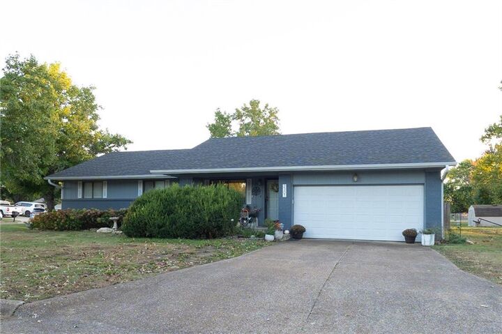 Property Photo:  2301 W 3rd Street Terrace  KS 66720