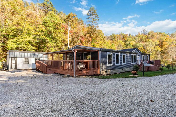 Property Photo: 184 Ancient Springs Drive KY 40953