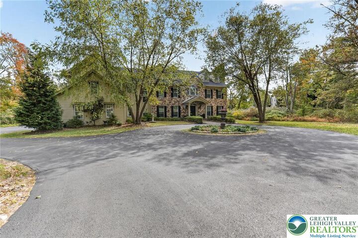 5765 Valley Stream Drive  Buckingham Twp PA 18902 photo