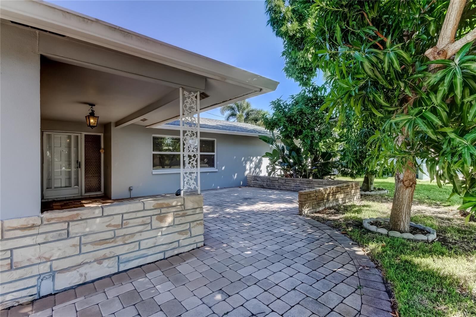 Property Photo: 14233 102nd Avenue N FL 33774