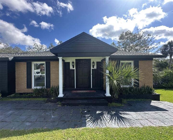 Property Photo: 1829 SE 6th Avenue FL 34471