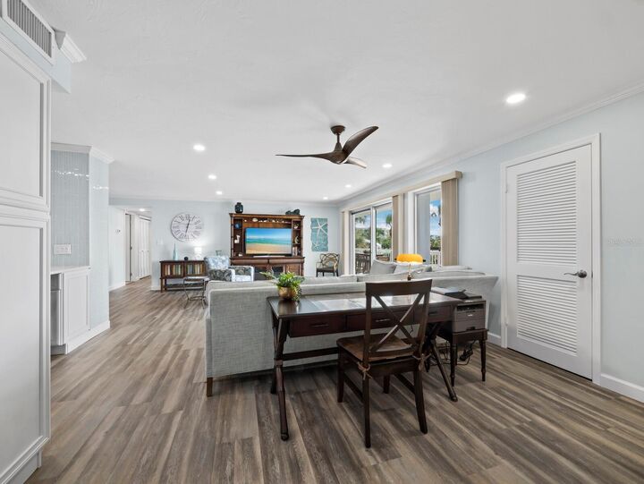 Property Photo: 2295 Gulf Of Mexico Drive 23S FL 34228
