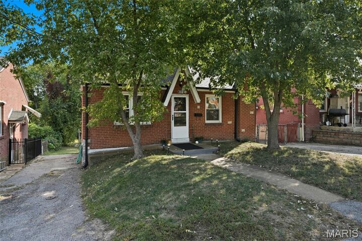 Property Photo:  8034 Genesta Street  MO 63123