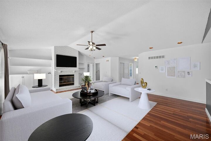 Property Photo:  6 Sailor Court  MO 63367