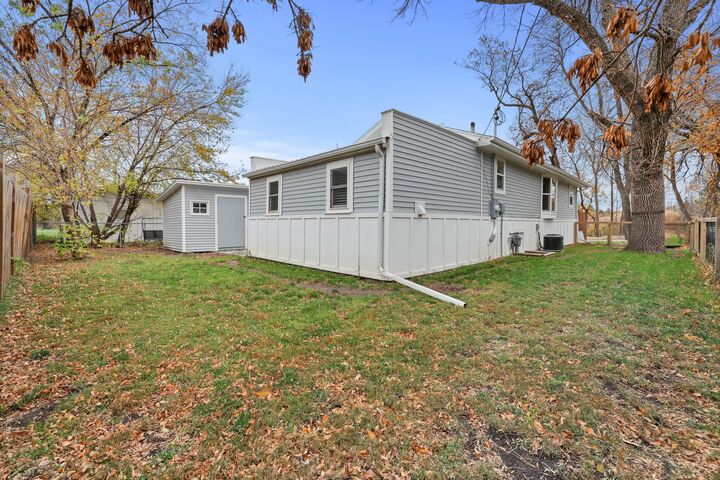 Property Photo: 908 7th Ave NW ND 58703