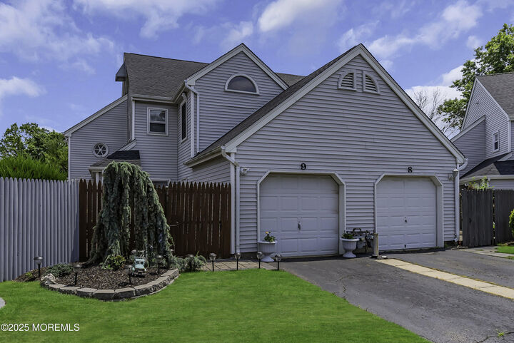 9 Robinson Court  Freehold NJ 07728 photo