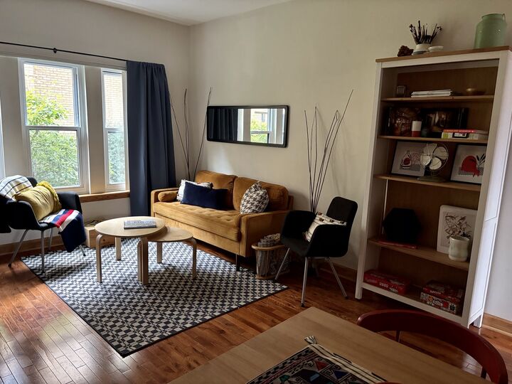 Property Photo: 4411 N Sacramento Avenue 1 IL 60625