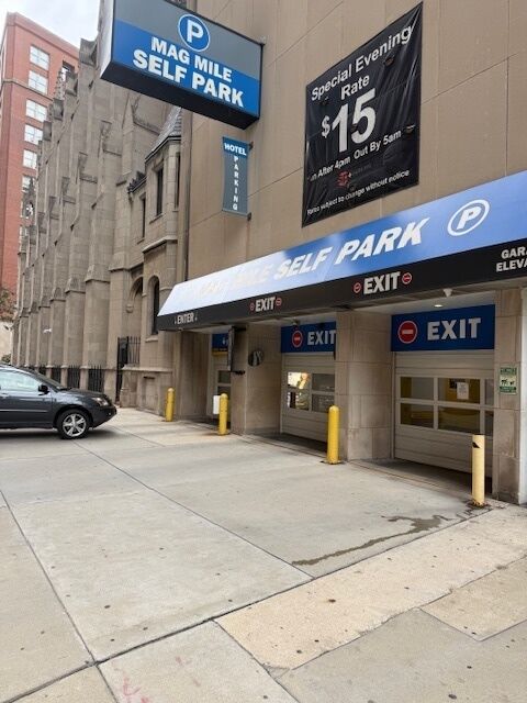 Property Photo:  111 E Chestnut Street P5b-9  IL 60611 