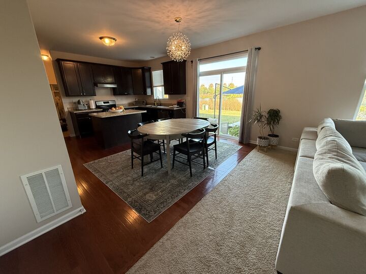 Property Photo: 2572 Retreat Circle IL 60532