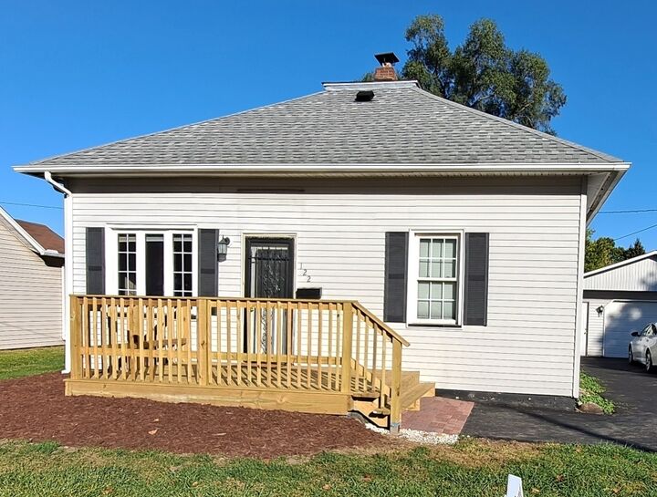 Property Photo:  122 Portland Avenue  IL 61348 