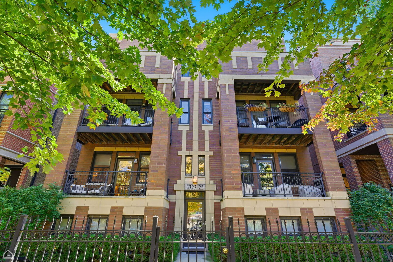 Property Photo:  3325 N Seminary Avenue 1N  IL 60657 