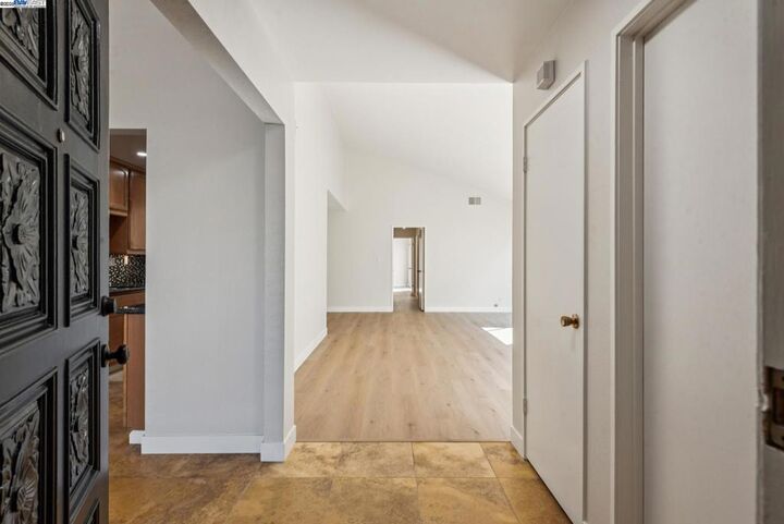 Property Photo:  1042 Mangrove Ln  CA 94502