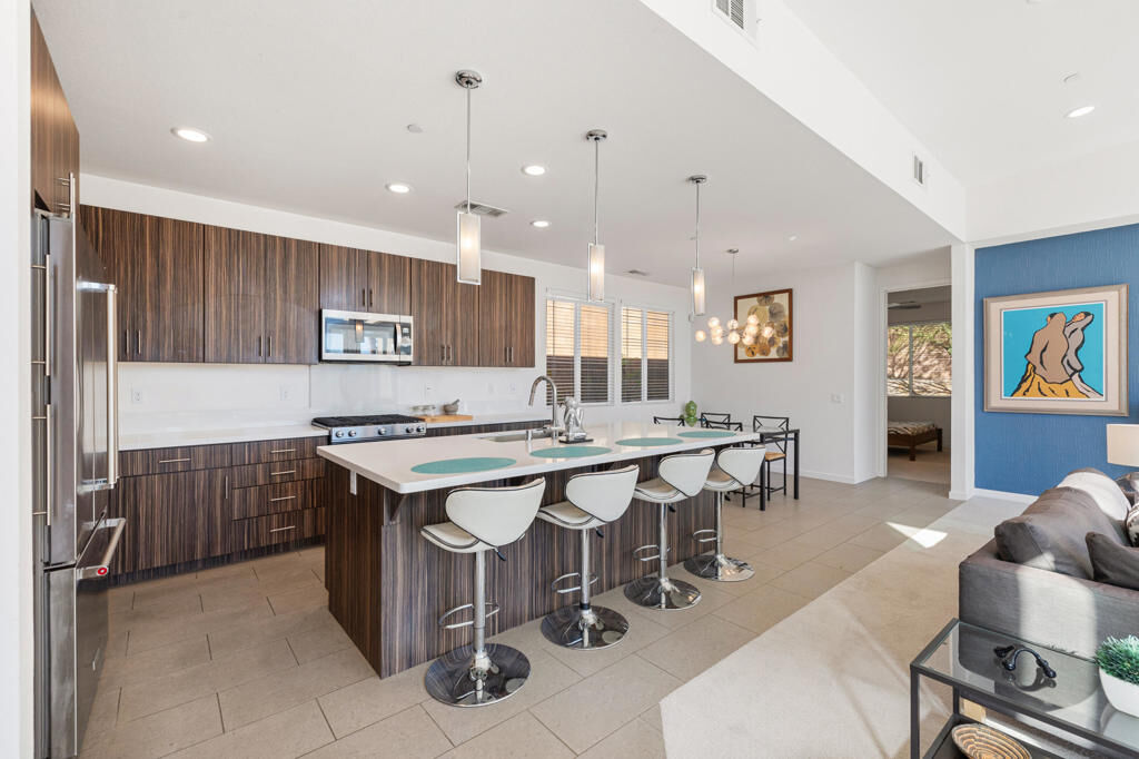 Property Photo: 13996 Avenida La Vista CA 92240