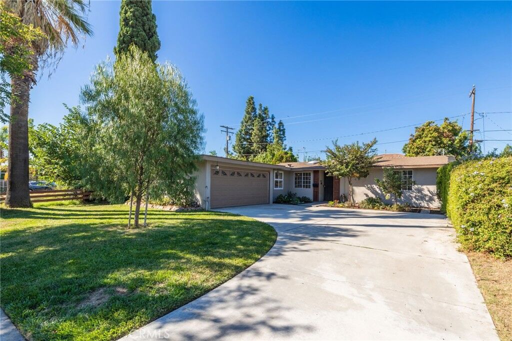 Property Photo:  905 N Holly  CA 92801 