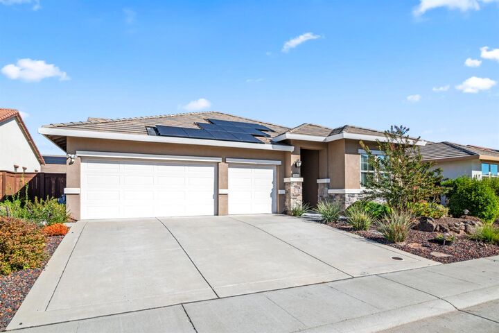 Property Photo:  6040 Garland Way  CA 95747 