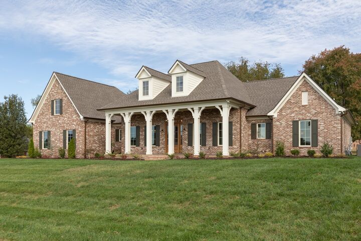 Property Photo:  425 Beth Dr  TN 37122