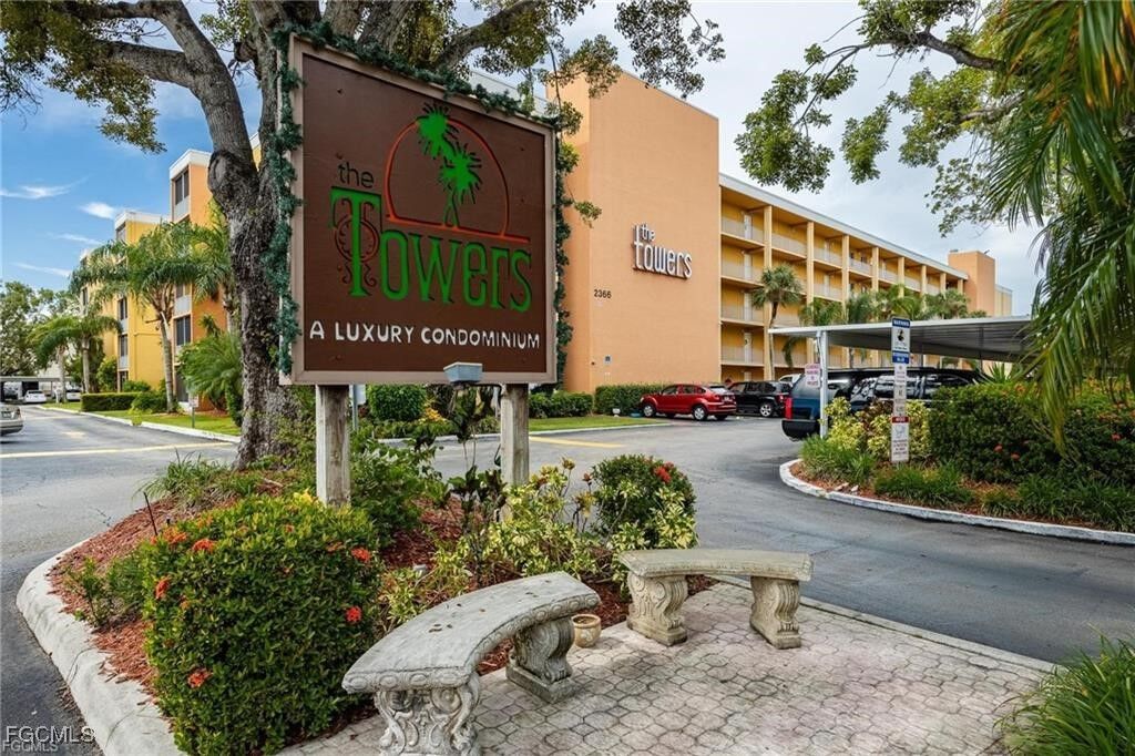 Property Photo:  2366 E Mall Drive 521  FL 33901