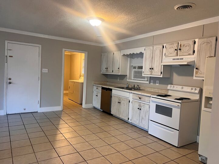 Property Photo: 105 Moore MS 38916