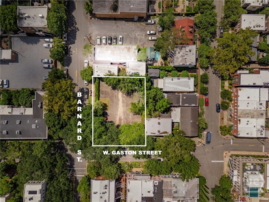 Property Photo:  205 W Gaston Street  GA 31401 