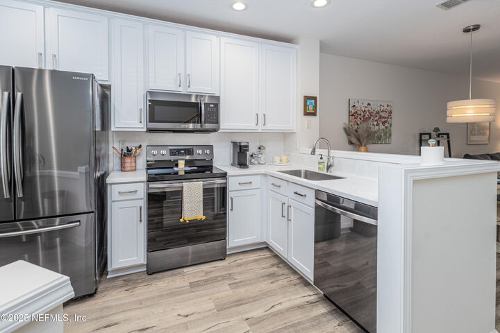 Property Photo: 6561 Arching Branch Circle FL 32258