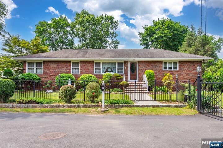 27 Colville Road  Wayne NJ 07470 photo