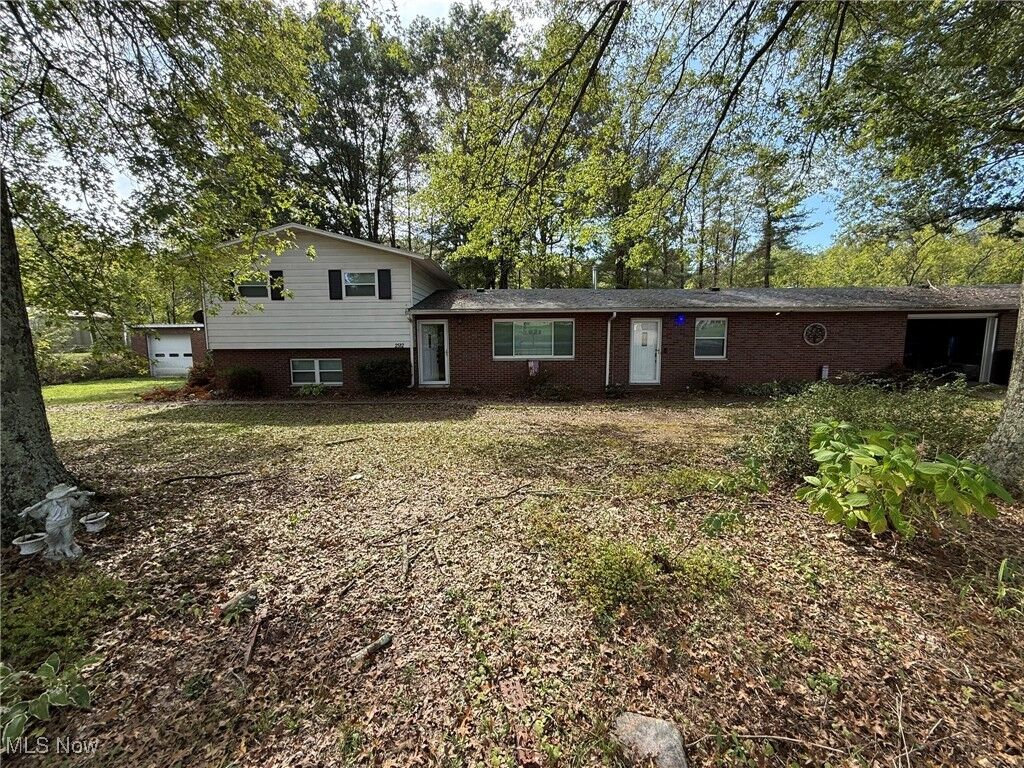 Property Photo: 2512 Elizabeth Pike WV 26150