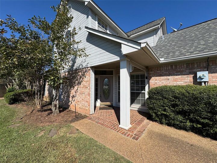 Property Photo: 3635 Greenacres Place Drive 350 LA 71111