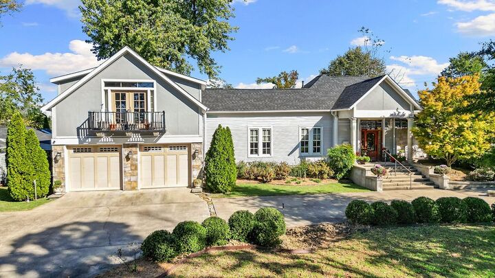 Property Photo: 501 N Main Street AR 72712