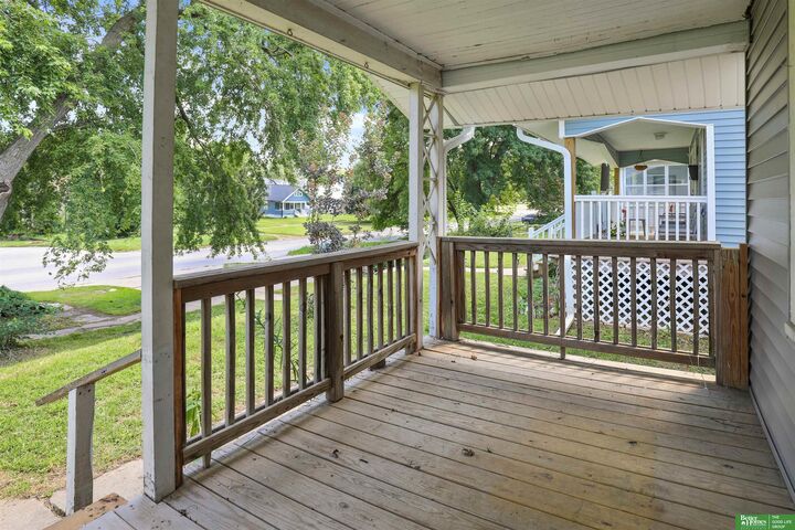 Property Photo: 3204 Fontenelle Boulevard NE 68104