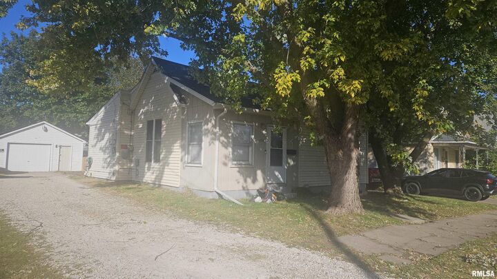 Property Photo:  434 Dean Court  IL 61520 