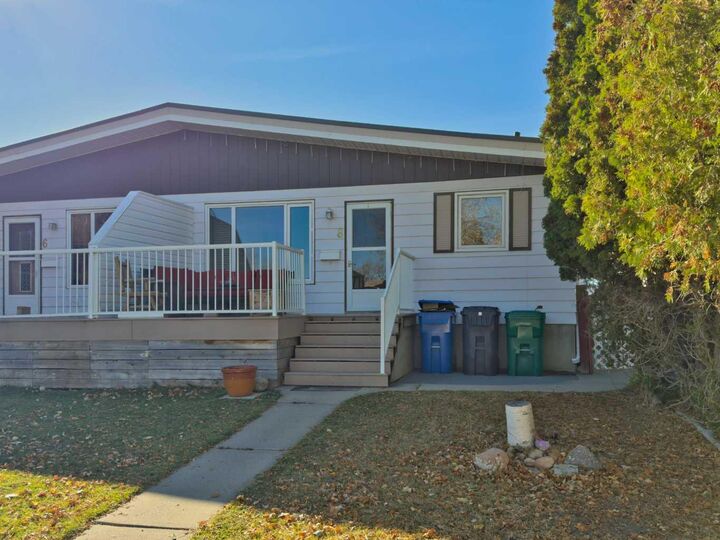 8 Cayuga Crescent W  Lethbridge AB T1K 5H5 photo