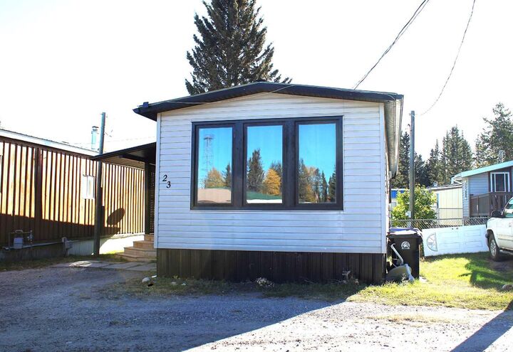 Property Photo:  111 6 Street  SE 23  AB T0M 1X0