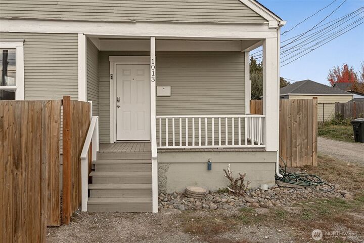 Property Photo:  1013 S 48th Street  WA 98408 