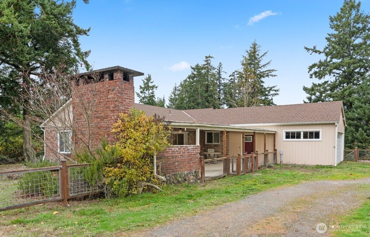 Property Photo:  263  Dougherty Lane  WA 98250