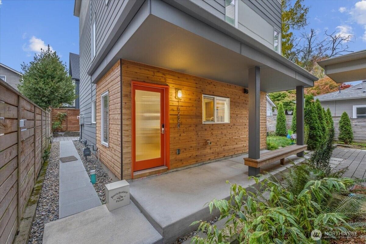 Property Photo:  1722 NW 60th Street  WA 98107 