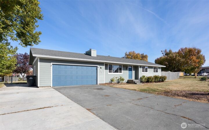 Property Photo: 233 N Manzanita Drive WA 98837