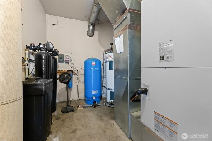 Property Photo: 1710 S 390th Street WA 98580