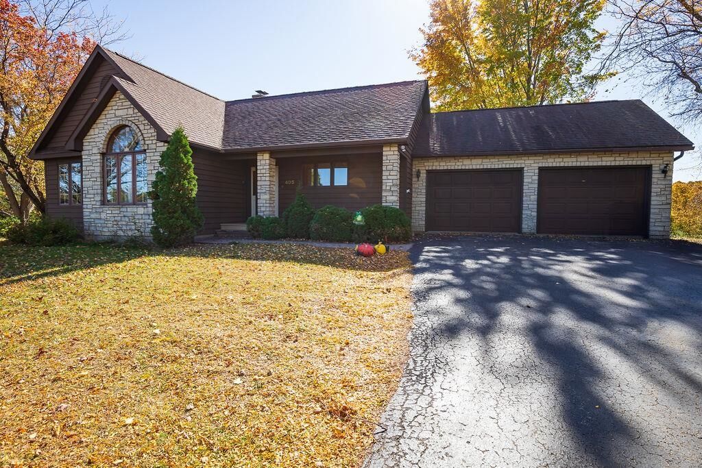 Property Photo:  405 W Wachter Road  IL 61036 