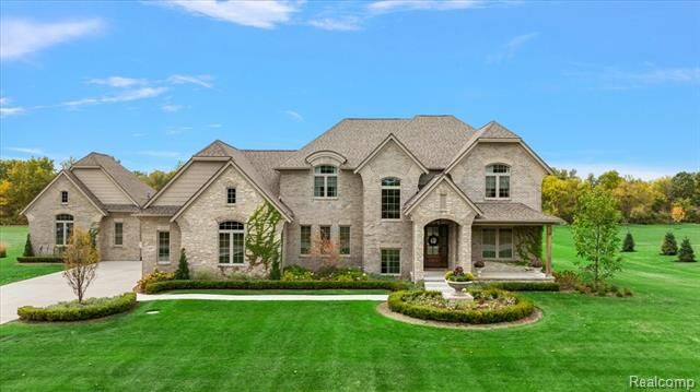 Property Photo: 62477 Rosina Court MI 48096