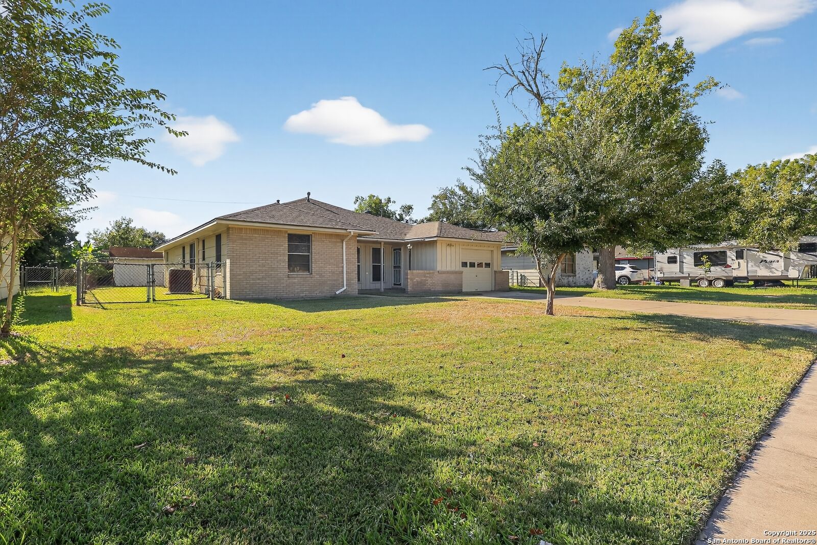 Property Photo:  119 Bois D'Arc  TX 77566 