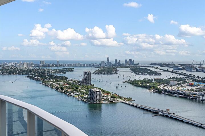 488 NE 18th St 4612  Miami FL 33132 photo