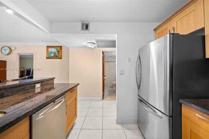 Property Photo:  2030 S Ocean Dr 1701  FL 33009