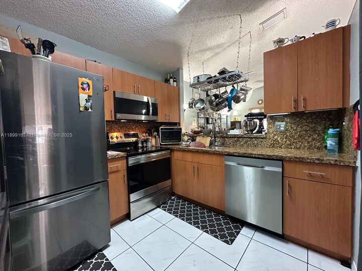Property Photo: 14841 SW 141st Ter FL 33196