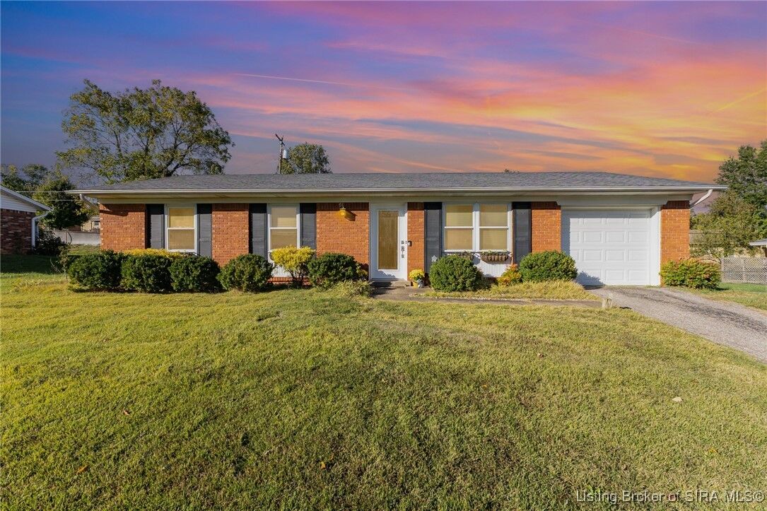 Property Photo: 484 Brookridge Circle IN 47150